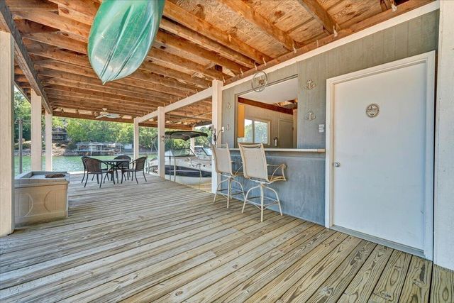 123 Tradewind TER, Huddleston, VA 24104