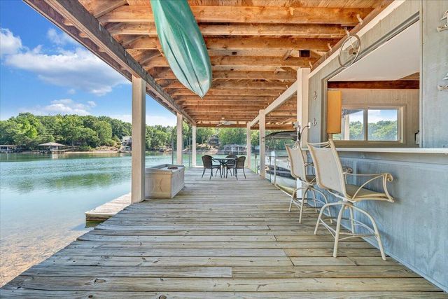 123 Tradewind TER, Huddleston, VA 24104