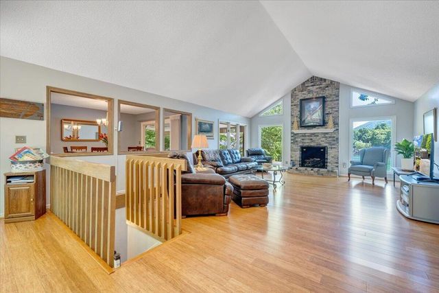123 Tradewind TER, Huddleston, VA 24104