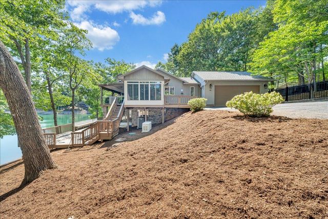 123 Tradewind TER, Huddleston, VA 24104