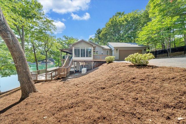 123 Tradewind TER, Huddleston, VA 24104