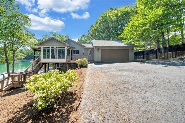 123 Tradewind TER, Huddleston, VA 24104