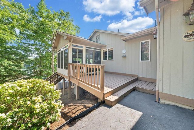123 Tradewind TER, Huddleston, VA 24104