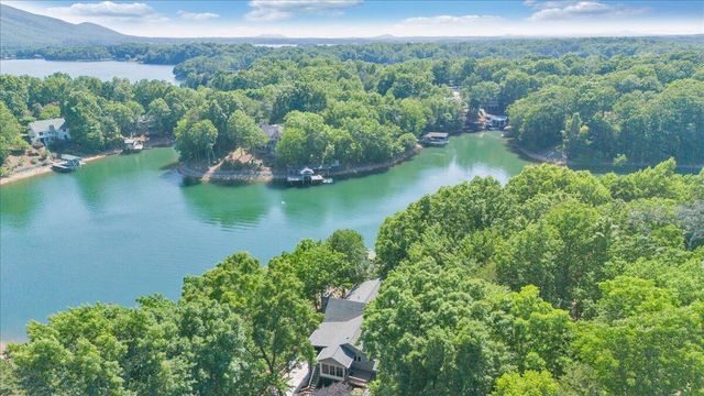 123 Tradewind TER, Huddleston, VA 24104