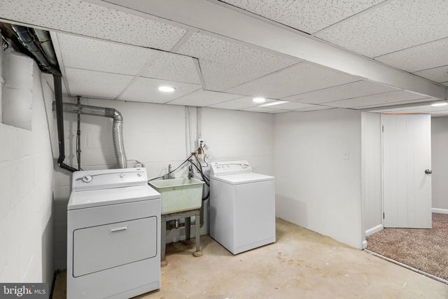 2404 EDGEWOOD AVE, Baltimore, MD 21234