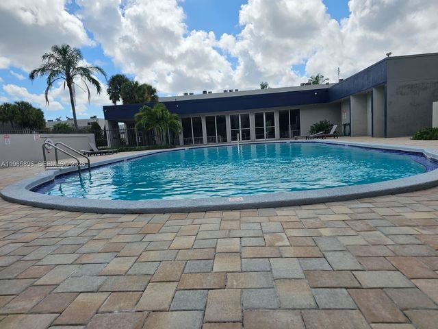 140 NW 87th Ave G209, Miami, FL 33172