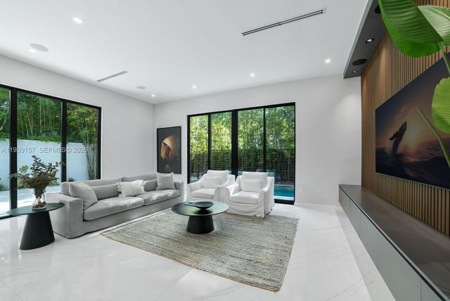 1780 Chucunantah Rd, Miami, FL 33133