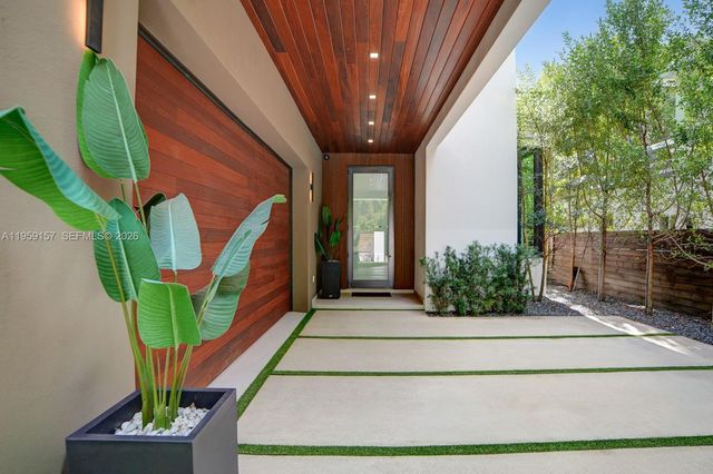 1780 Chucunantah Rd, Miami, FL 33133