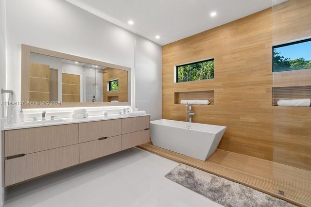 1780 Chucunantah Rd, Miami, FL 33133