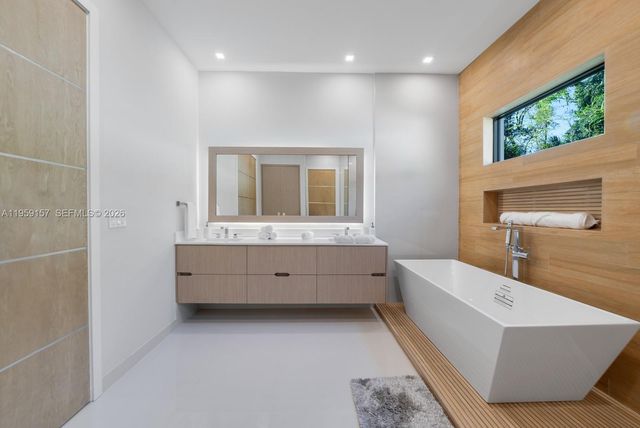 1780 Chucunantah Rd, Miami, FL 33133