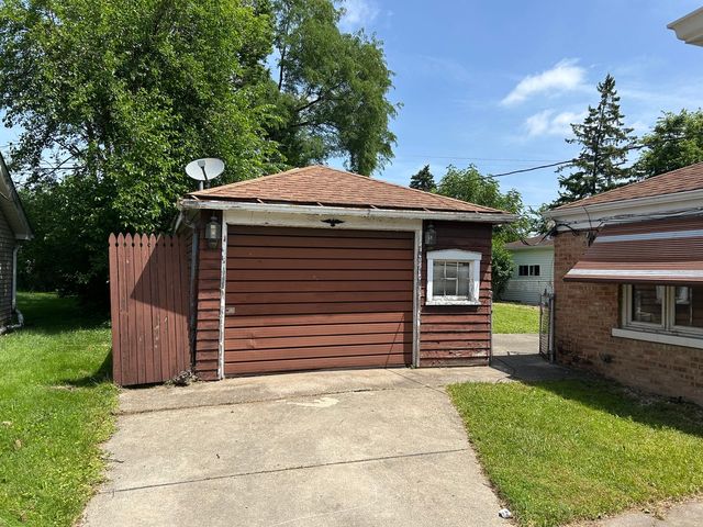2222 Spruce Road, Homewood, IL 60430