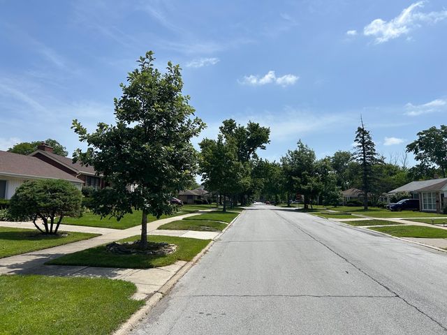 2222 Spruce Road, Homewood, IL 60430