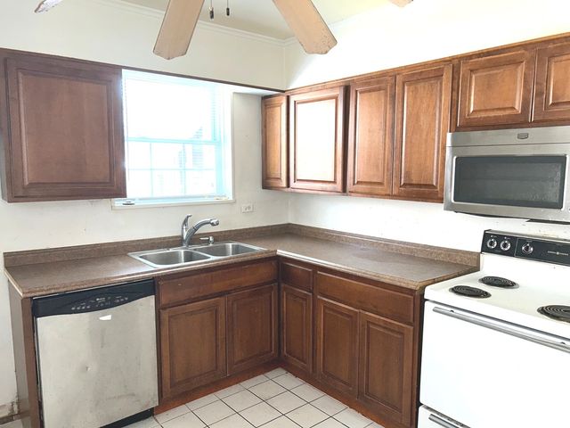 2222 Spruce Road, Homewood, IL 60430