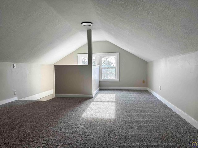 944 SW Jewell AVE, Topeka, KS 66606