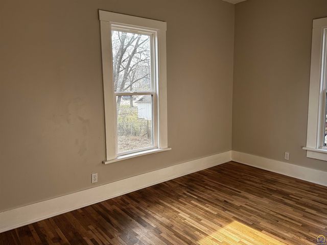 944 SW Jewell AVE, Topeka, KS 66606