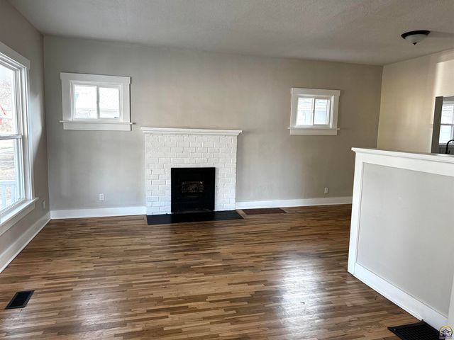 944 SW Jewell AVE, Topeka, KS 66606