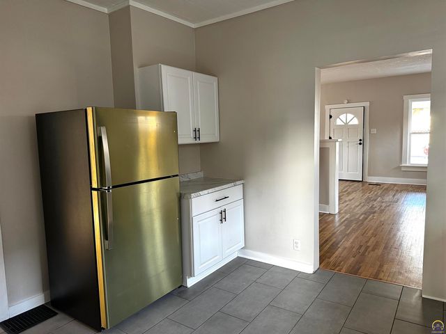 944 SW Jewell AVE, Topeka, KS 66606