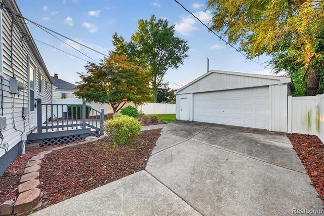 30935 Sheridan Street, Garden City, MI 48135