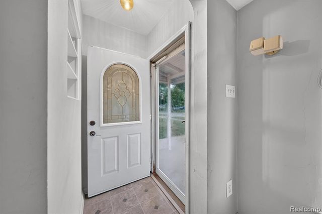 30935 Sheridan Street, Garden City, MI 48135