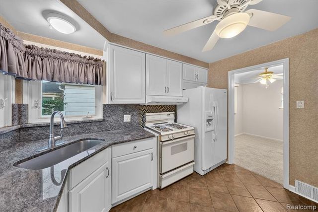30935 Sheridan Street, Garden City, MI 48135