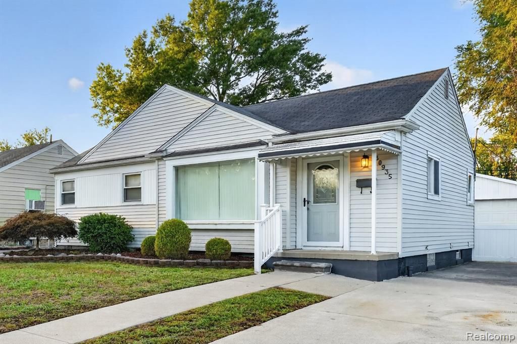 30935 Sheridan Street, Garden City, MI 48135
