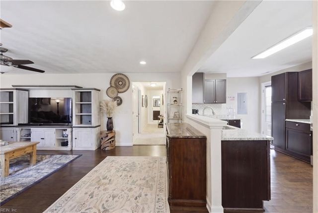 228 Neoma DR, Norfolk, VA 23503