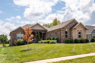11203 Winged Foot Drive, Sellersburg, IN 47172