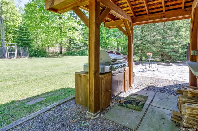 208 Tinker Street, Woodstock, NY 12498
