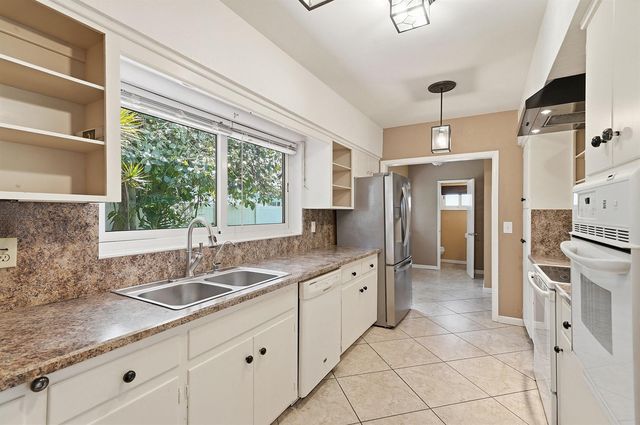 1431 S Ocean Boulevard Unit 28, Lauderdale By The Sea, FL 33062