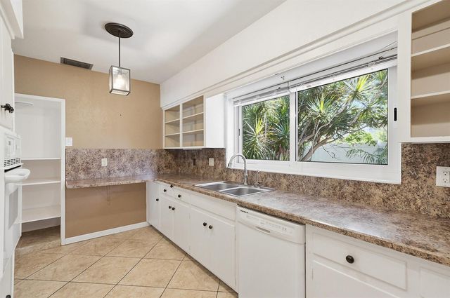 1431 S Ocean Boulevard Unit 28, Lauderdale By The Sea, FL 33062