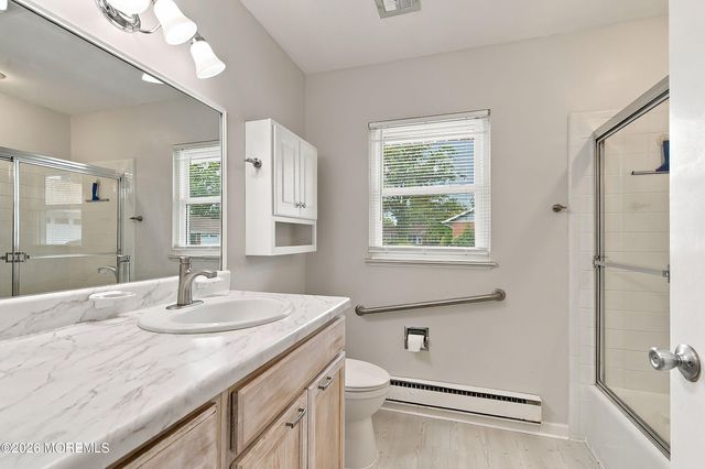 419A Chatham Court, Lakewood, NJ 08701