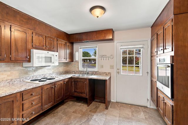 419A Chatham Court, Lakewood, NJ 08701