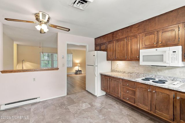 419A Chatham Court, Lakewood, NJ 08701