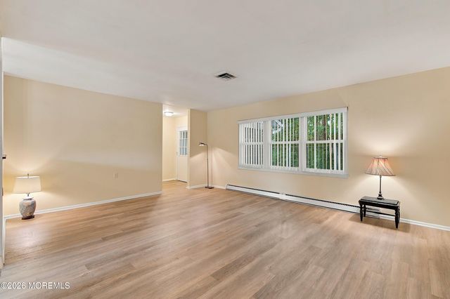 419A Chatham Court, Lakewood, NJ 08701