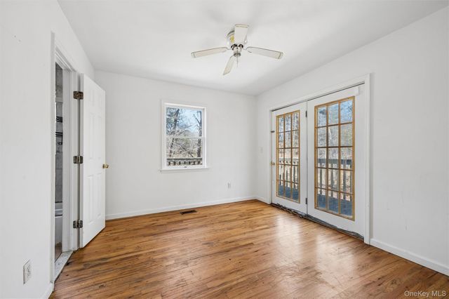 221 E Montauk Highway, Hampton Bays, NY 11946