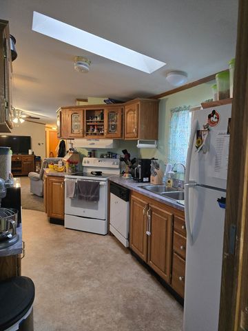 11 Rachael Place, Claremont, NH 03743