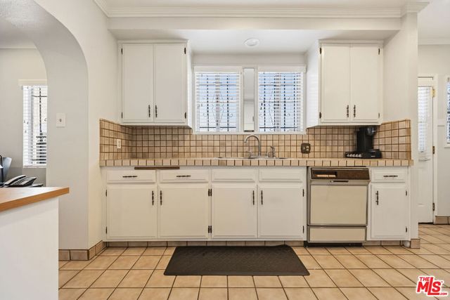 2430 W 77th Street, Inglewood, CA 90305