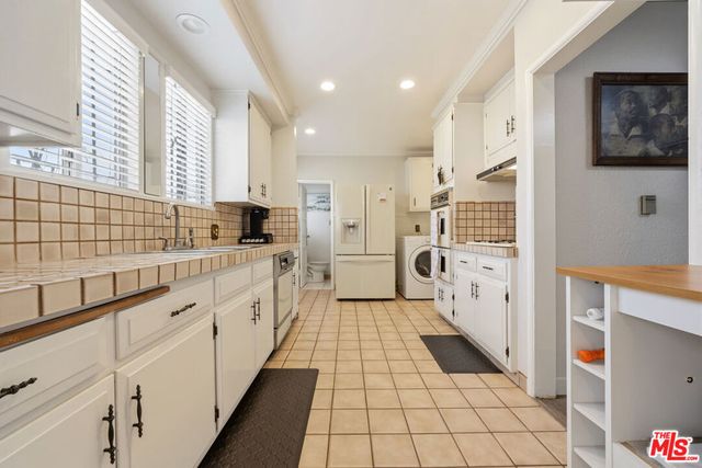 2430 W 77th Street, Inglewood, CA 90305