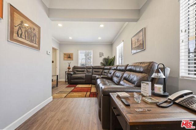 2430 W 77th Street, Inglewood, CA 90305