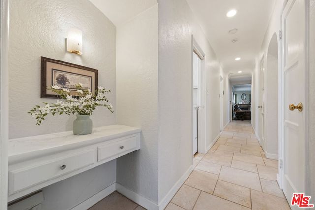 2430 W 77th Street, Inglewood, CA 90305