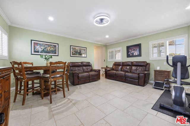 2430 W 77th Street, Inglewood, CA 90305