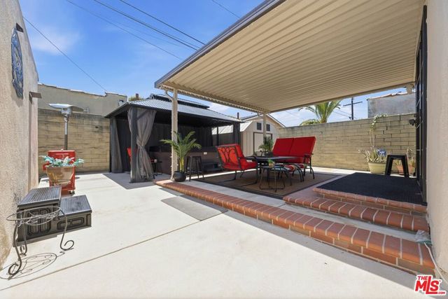2430 W 77th Street, Inglewood, CA 90305
