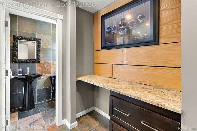 115 W Houstonia Avenue, Royal Oak, MI 48073