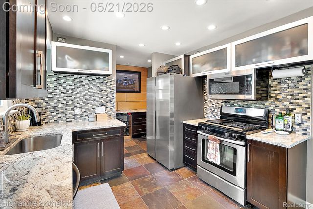 115 W Houstonia Avenue, Royal Oak, MI 48073