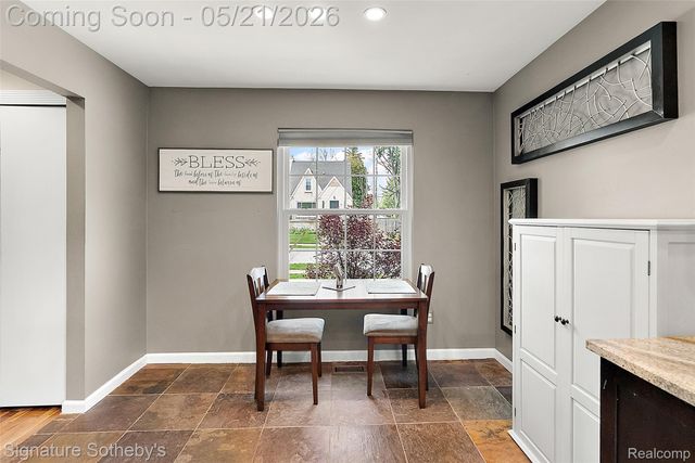 115 W Houstonia Avenue, Royal Oak, MI 48073