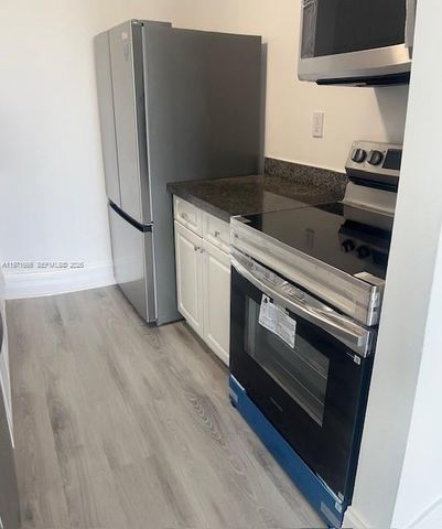 2000 NE 135th St 601, North Miami, FL 33181