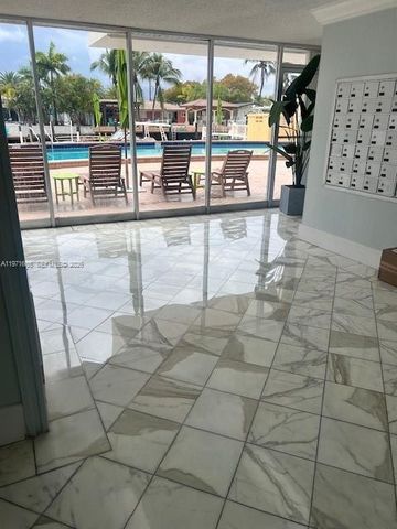 2000 NE 135th St 601, North Miami, FL 33181