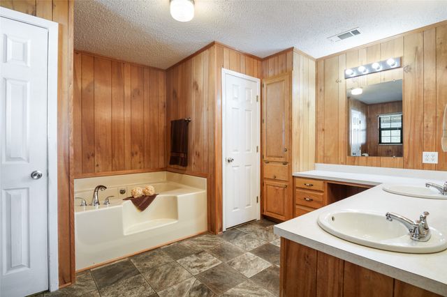 2964 FM 2120, Bagwell, TX 75412