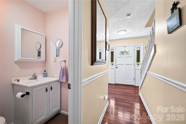 10 Old Turnpike Road, Mills River, NC 28759