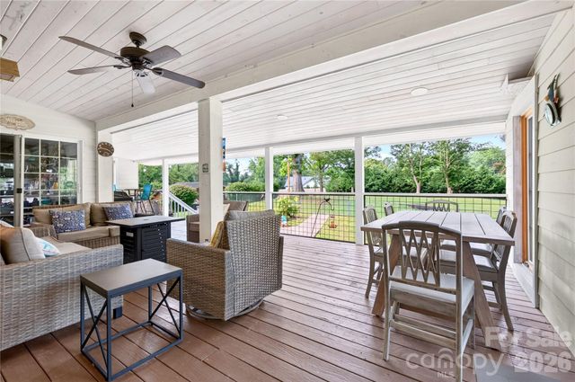 10 Old Turnpike Road, Mills River, NC 28759